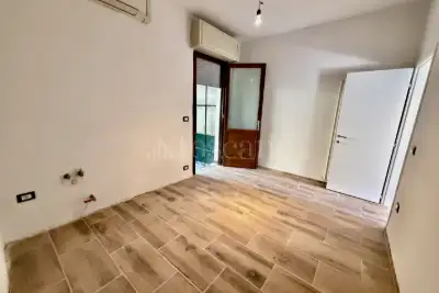 Villino a Schiera in vendita, Via Nona, Brescia