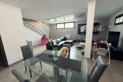Casa Indipendente in vendita, Via Treviso, Pomezia