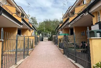 Villino a Schiera in vendita, Via Ferdinando Paoletti, Roma