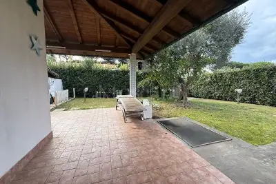 Villa Plurifamiliare in vendita, Viale delle Camelie, Sabaudia