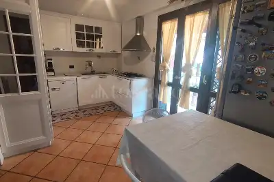 Villino a Schiera in vendita, Via Michele Nau, Roma