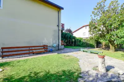 Villa Bifamiliare in vendita, Via Timavo, Como