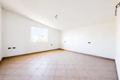 Casa in vendita, Via Ferrara, Olbia