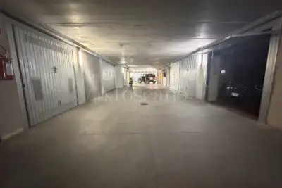 Box in vendita, Via Antonio Fogazzaro 19, Milano