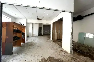 Magazzino in vendita, Via Luigi Siciliani, Roma