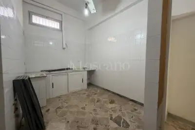 Negozio in vendita, Via Michele Titone, Palermo