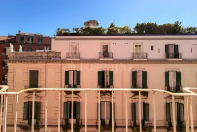 Casa in vendita, Via Toledo, Napoli