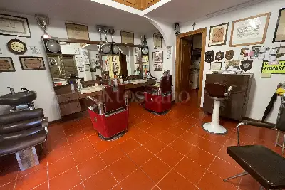 Negozio in vendita, Via Pier Crescenzi , Pomezia