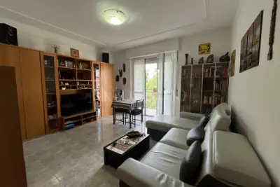 Casa in vendita, Via Lorenteggio, Milano