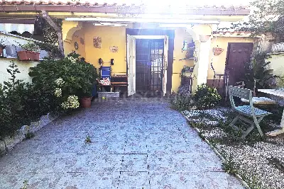 Villino a Schiera in vendita, Via Coghinas, Ardea