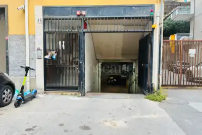 Box in affitto, Via Livorno, Catania