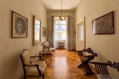 Casa in vendita, Piazza Giuseppe Garibaldi, Napoli