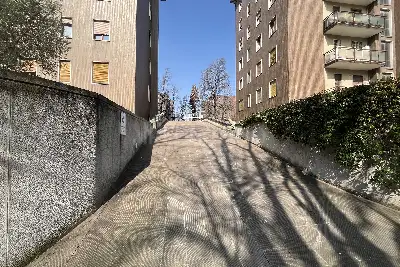 Box in vendita, Via Francesco Carlini, Milano