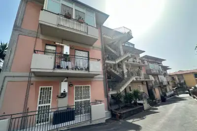 Casa in vendita, Via Antonino Corsaro, Camporotondo Etneo