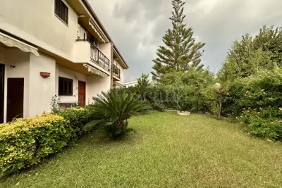 Villa Plurifamiliare in vendita, Via della Stazione, Anzio