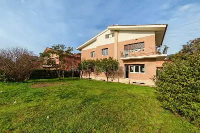 Casa in vendita, Via Teognide, Roma