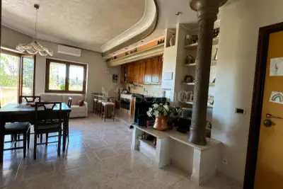 Casa in vendita, Via Acerenza, Roma