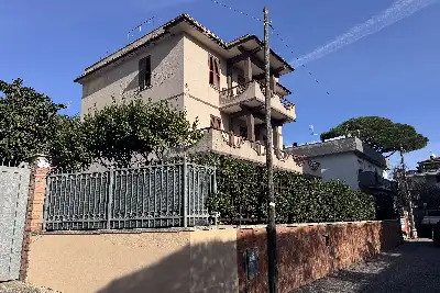 Palazzo in vendita, Via Emilia, Nettuno