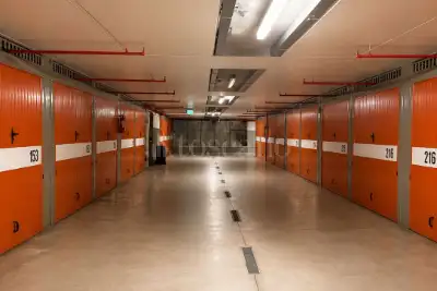 Box in vendita, Piazzale Giulio Cesare, Milano