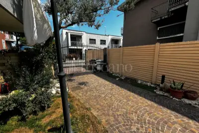 Villa in vendita, Via Vanzaghello, Busto Arsizio