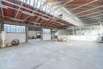 Magazzino in vendita, Via Anglieri, Cantù