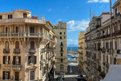 Casa in vendita, Via Santa Lucia, Napoli