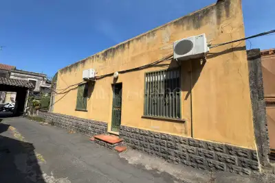 Casa Indipendente in vendita, Via Palermo, Catania