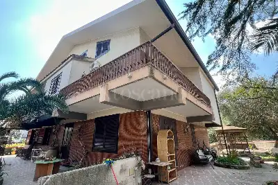 Villa in vendita, Via delle Querce, Gravina di Catania