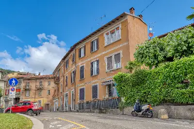 Casa in vendita, Piazza Borasio, Marchirolo