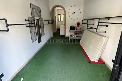 Negozio in affitto, Via Virgilio, Pomezia