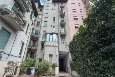 Casa in vendita, Via Giovanni da Procida 25, Milano