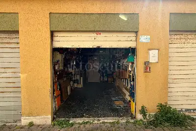 Box in vendita, Via Capo Palinuro, Roma