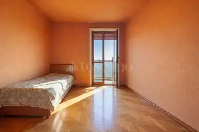 Casa in vendita, Via Giovanni Pascoli, Milano