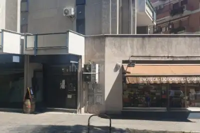 Attività Commerciale in vendita, Piazzale Roberto Ardigò, Roma