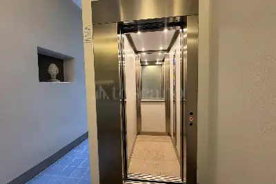 Casa in vendita, Via Galliera, Bologna