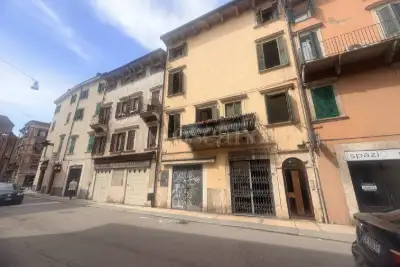 Negozio in affitto, Via Giosuè Carducci, Verona