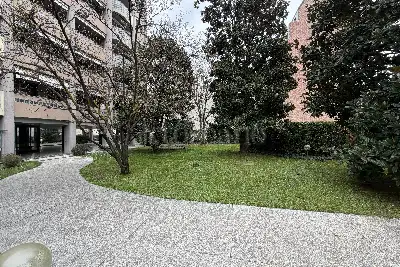 Box in vendita, Via Savona, Milano