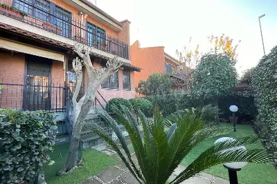 Villa Bifamiliare in vendita, Via Mario Lanza, Roma