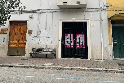 Negozio in vendita, Via Gabriele D'Annunzio, Cassino