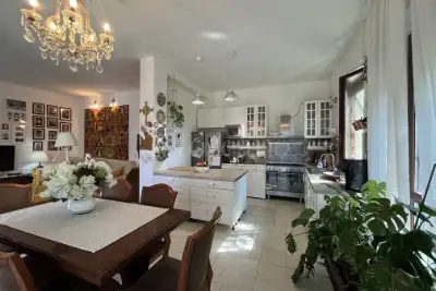 Casa in vendita, Via Angelo Bisi, Milano