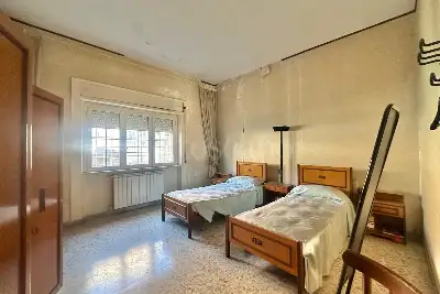 Casa Indipendente in vendita, Via Tuscolana, Roma