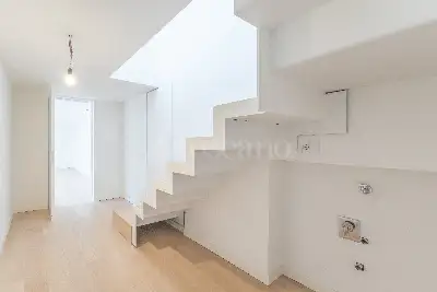 Casa in vendita, Via Giulio Uberti, Milano