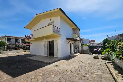 Villino a Schiera in vendita, Via Esculapio, Anzio