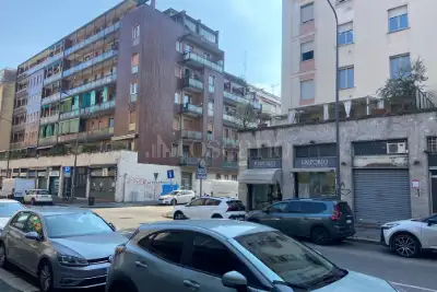 Negozio in affitto, Via Fiuggi, Milano