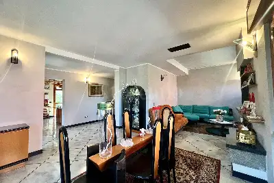 Villa in vendita, Via Pratomaggiore , Desenzano del Garda