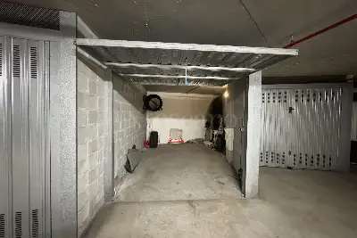 Box in vendita, Viale Certosa, Milano