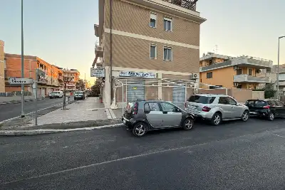 Negozio in affitto, Via Adige, Latina