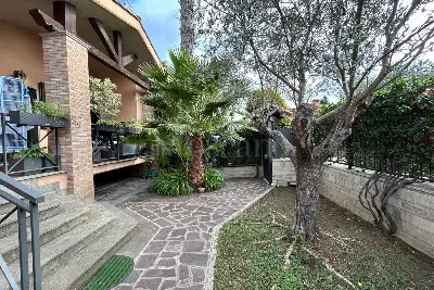 Villa in vendita, Via Rifiano, Roma
