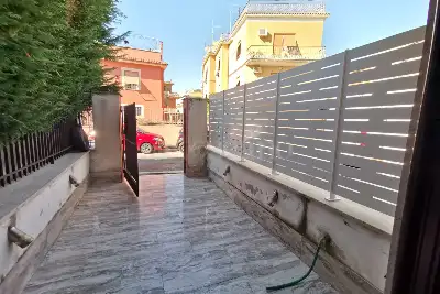 Casa in vendita, Via Vincenzo Sartori 6, Roma