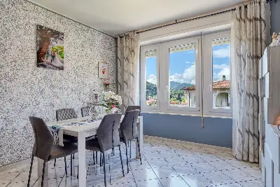 Casa in vendita, Piazza Borasio, Marchirolo